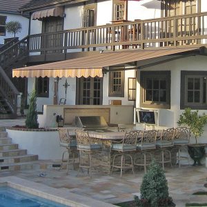 elite_heavy_duty_retractable_patio_awning_03