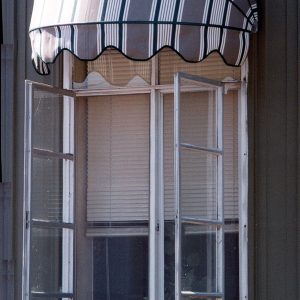 seville_dome_shaped_roll_up_awning_2